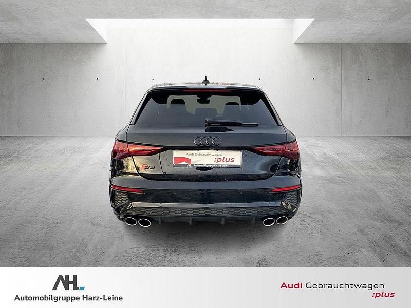 Gebraucht Audi S3 Ambiente 310 PS (228 kW) 2024 Mythosschwarz metallic Limousine