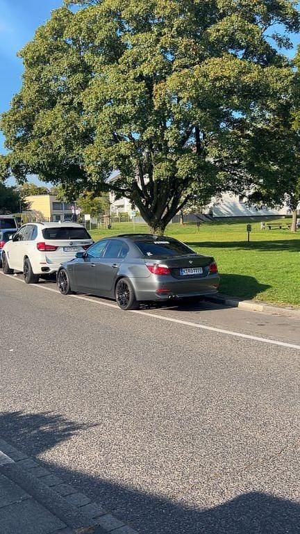 Gebraucht BMW 525 177 PS (130 kW) 2004 Grau Limousine