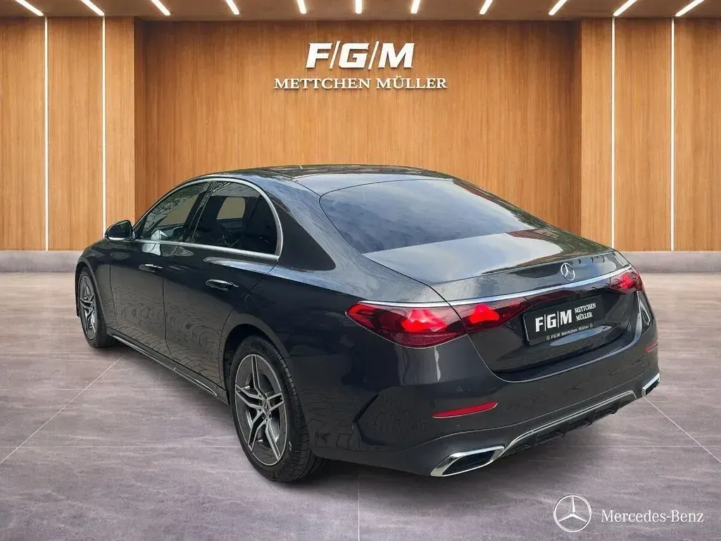 Gebraucht Mercedes E450 AMG line 381 PS (280 kW) 2025 Grau Limousine