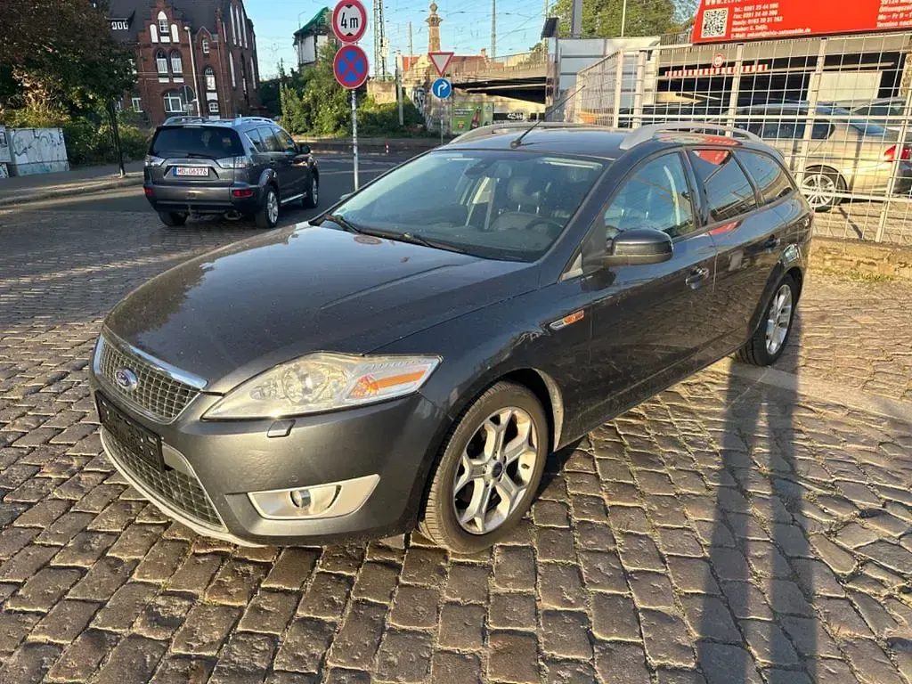 Gebraucht Ford Mondeo Ghia 175 PS (128 kW) 2009 Grau Limousine