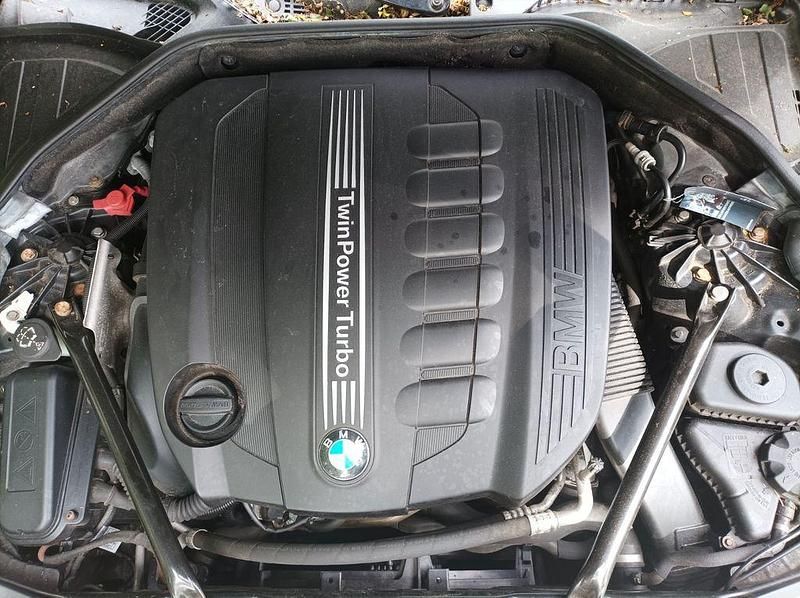Schwarz Gebraucht 2011 BMW 740 Sport Line Limousine | 15.800 € (Guter Preis) - Bild 1/4