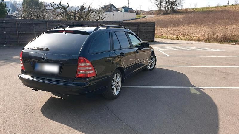 Gebraucht Mercedes C220 150 PS (110 kW) 2005 Schwarz Kombi