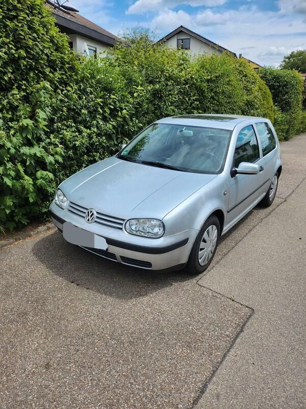 Grau Gebraucht 2001 VW Golf IV Basis Limousine | 500 € (Superpreis) - Bild 1/4