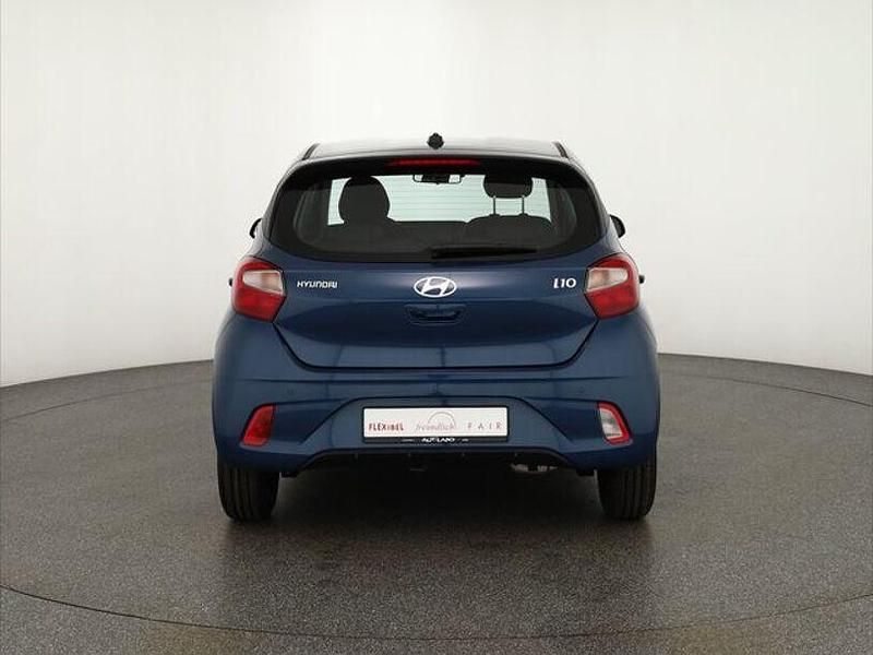 Neu Hyundai i10 63 PS (46 kW) 2025 Grau Kleinwagen
