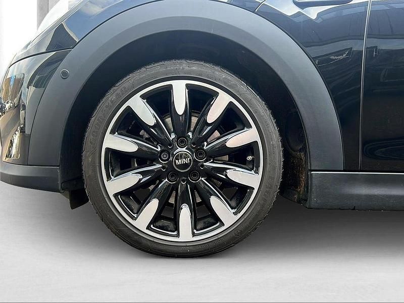 Gebraucht Mini Cooper 136 PS (100 kW) 2024 Midnight black ii Kleinwagen