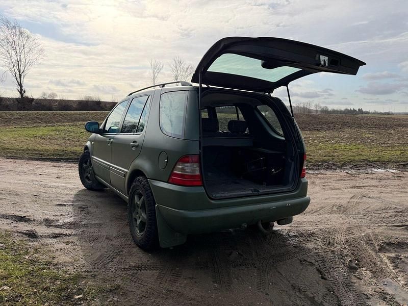 Gebraucht Mercedes ML230 150 PS (110 kW) 1999 Grün SUV