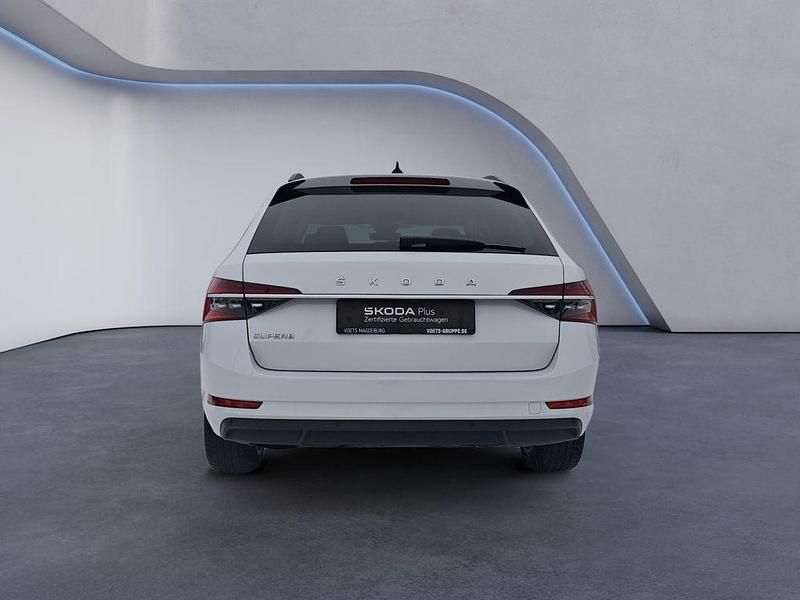 Gebraucht Skoda Superb Ambition 150 PS (110 kW) 2022 Weiß Kombi