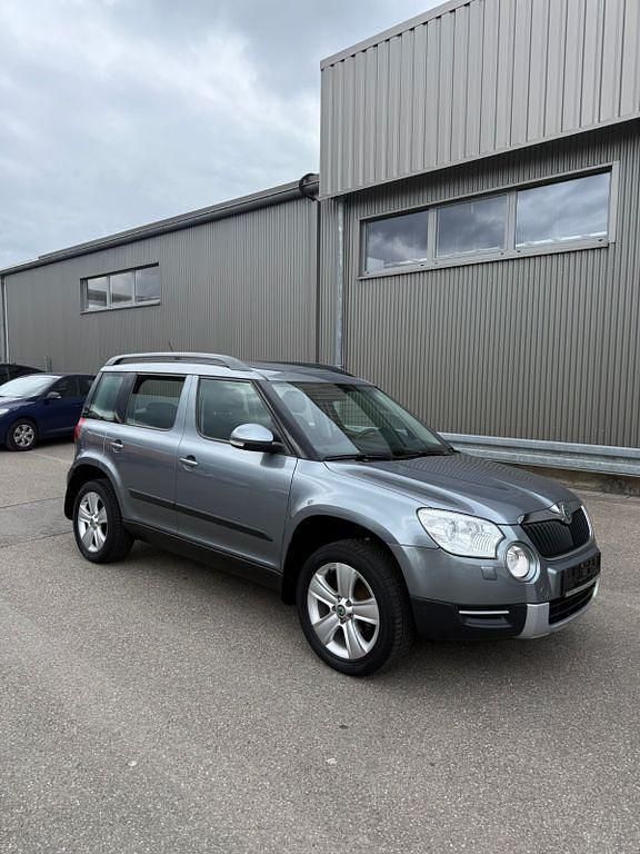 Gebraucht Skoda Yeti Experience 105 PS (77 kW) 2011 Grau SUV