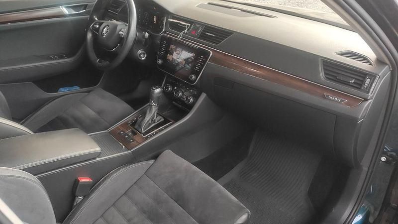 Gebraucht Skoda Superb 280 PS (205 kW) 2021 Blau Kombi