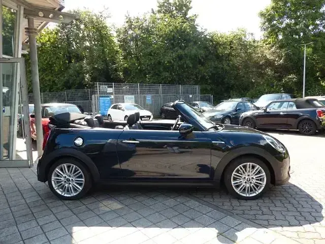 Gebraucht Mini Cooper S Cabriolet Premium Plus 178 PS (130 kW) 2022 Enigmatic black metallic Cabrio
