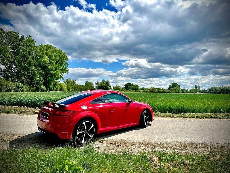 Gebraucht Audi TT Competition 230 PS (169 kW) 2017 Rot Coupé