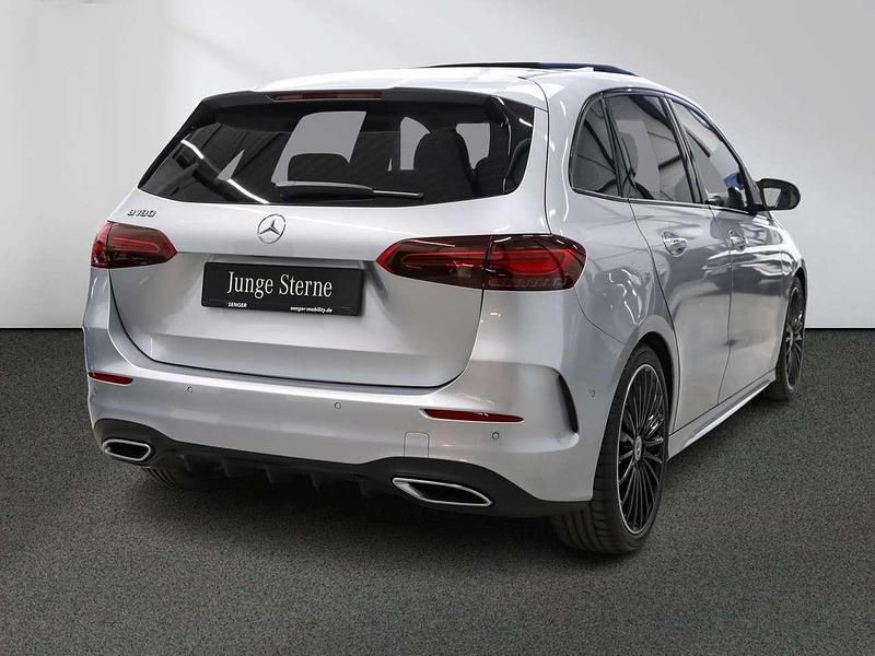 Gebraucht Mercedes B180 AMG 136 PS (100 kW) 2024 Silber Kleinwagen