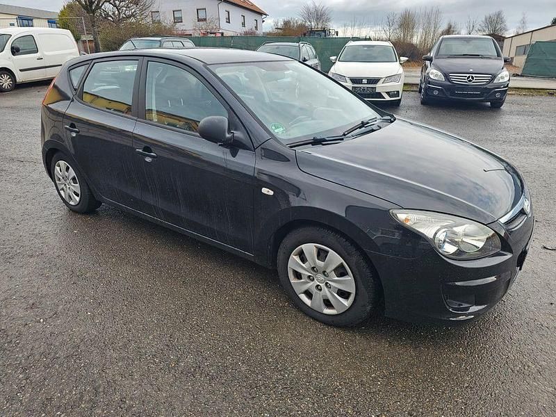 Gebraucht Hyundai i30 Classic 109 PS (80 kW) 2008 Schwarz Limousine
