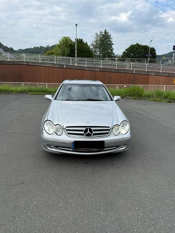 Grau Gebraucht 2003 Mercedes CLK320 Coupé | 4.500 € (Fairer Preis) - Bild 1/4