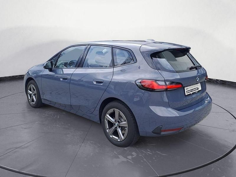 Gebraucht BMW 220 Active Tourer 156 PS (114 kW) 2025 Grau Van / Kleinbus