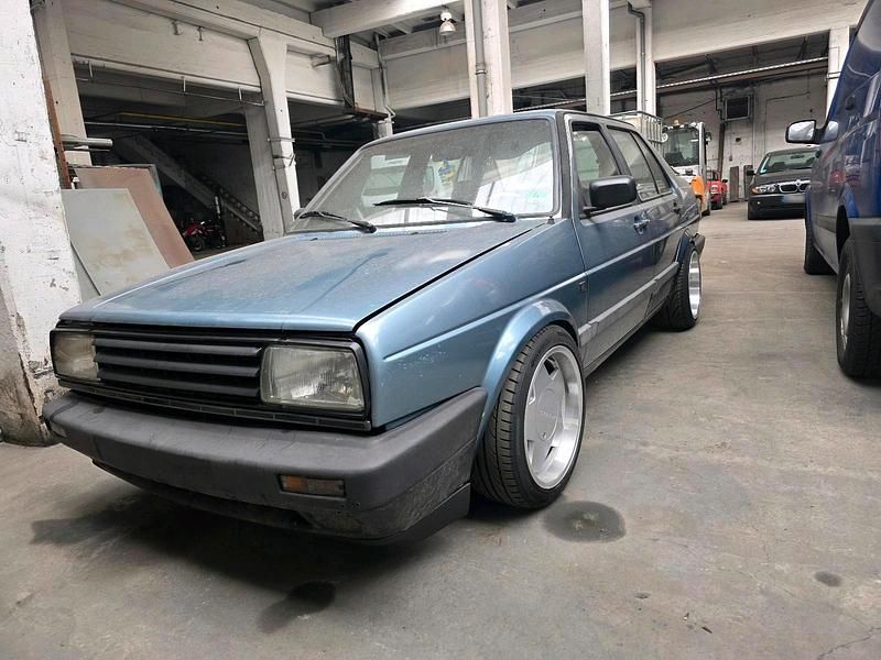 Second-hand VW Jetta 55 CP (40 kW) 1989 Albastru Berlinǎ