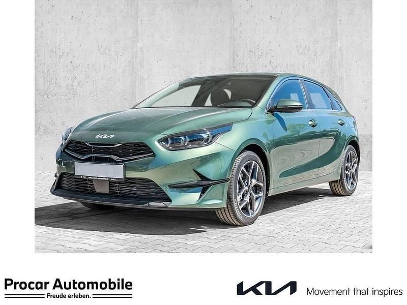 Grün Neu 2025 Kia Ceed Spirit Limousine | 26.590 € (Guter Preis) - Bild 1/4