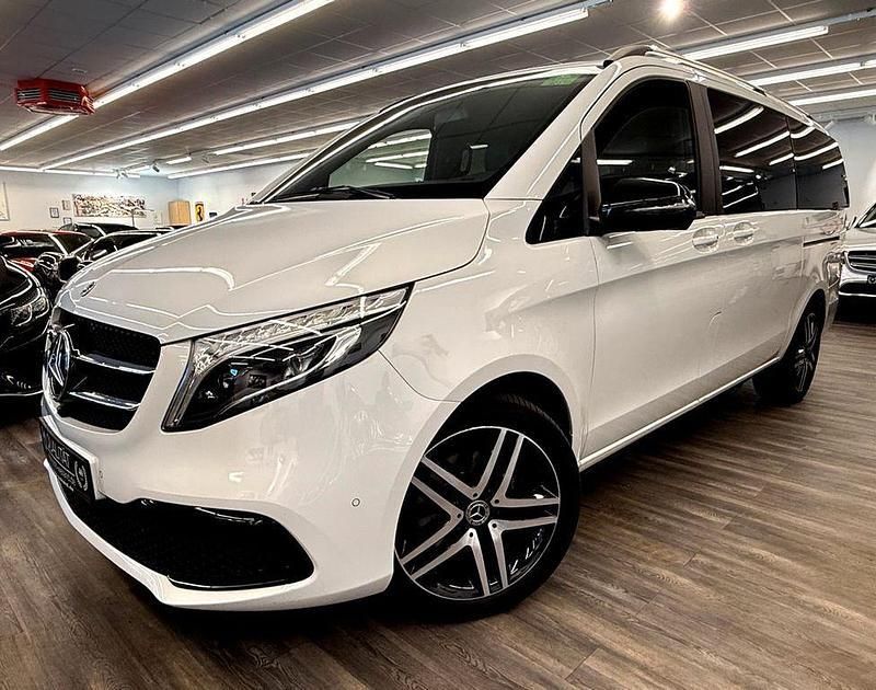 Weiß Gebraucht 2021 Mercedes V300 AMG Van / Kleinbus | 58.800 € (Fairer Preis) - Bild 1/4