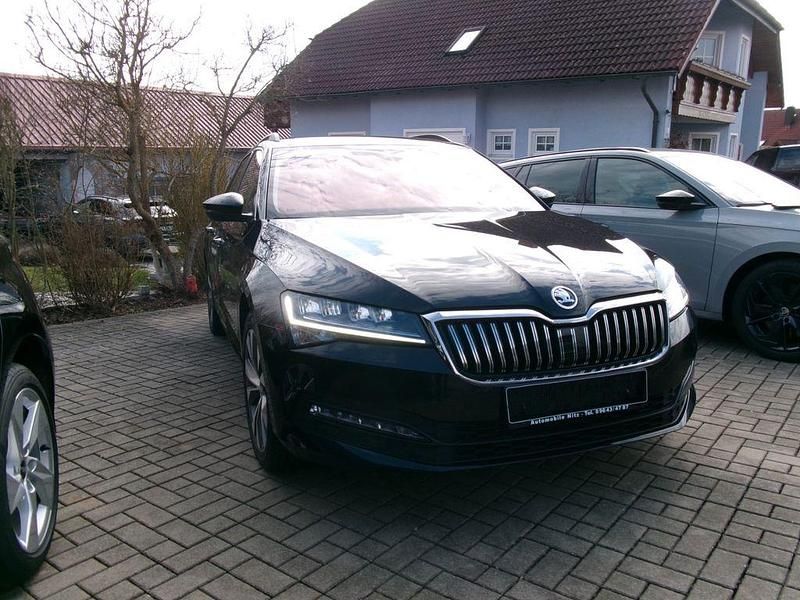 Gebraucht Skoda Superb Ambition 200 PS (147 kW) 2023 Schwarz Kombi