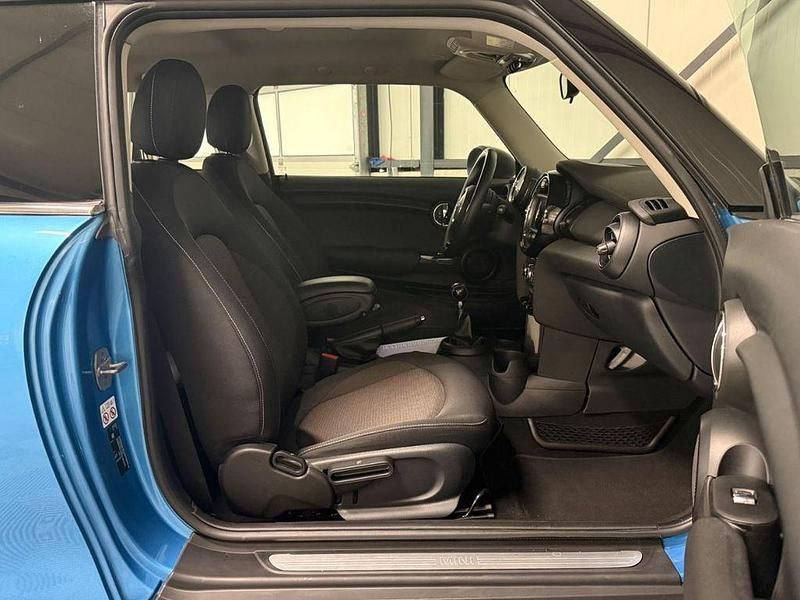 Gebraucht Mini ONE Pepper 73 PS (53 kW) 2018 Blau Kleinwagen