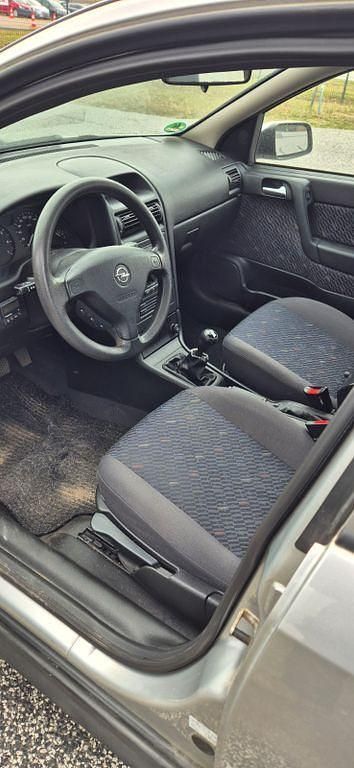 Gebraucht Opel Astra Comfort 101 PS (74 kW) 2001 Silber Limousine