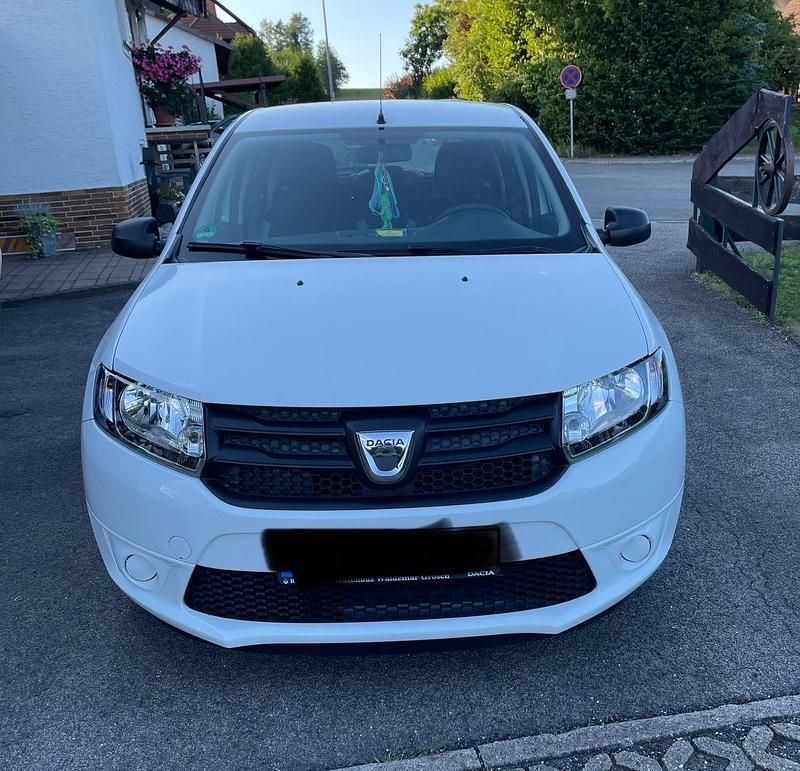 Weiß Gebraucht 2016 Dacia Sandero Essentiel Kleinwagen | 4.500 € (Superpreis) - Bild 1/4