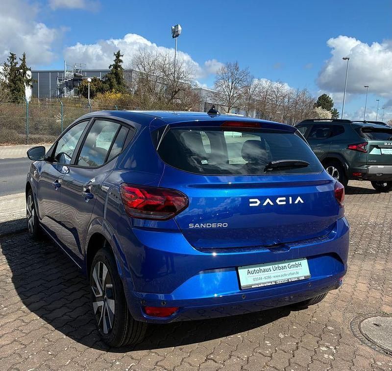 Gebraucht Dacia Sandero 90 PS (66 kW) 2024 Blau Kleinwagen