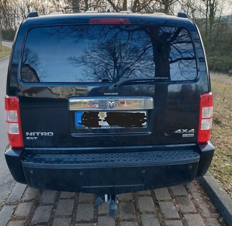 Gebraucht Dodge Nitro SXT 177 PS (130 kW) 2008 Schwarz SUV