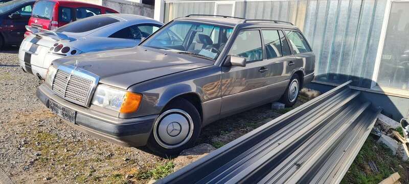 Bronze Gebraucht 1990 Mercedes 230 Kombi | 1.999 € - Bild 1/1