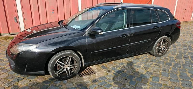 Schwarz Gebraucht 2009 Renault Laguna III Kombi | 2.350 € (Guter Preis) - Bild 1/4