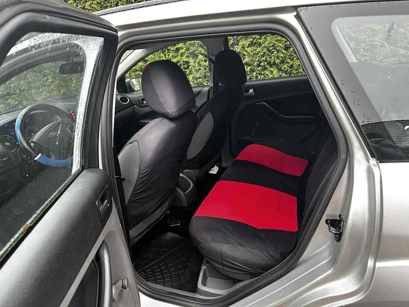 Gebraucht Ford Focus 109 PS (80 kW) 2006 Silber Kombi