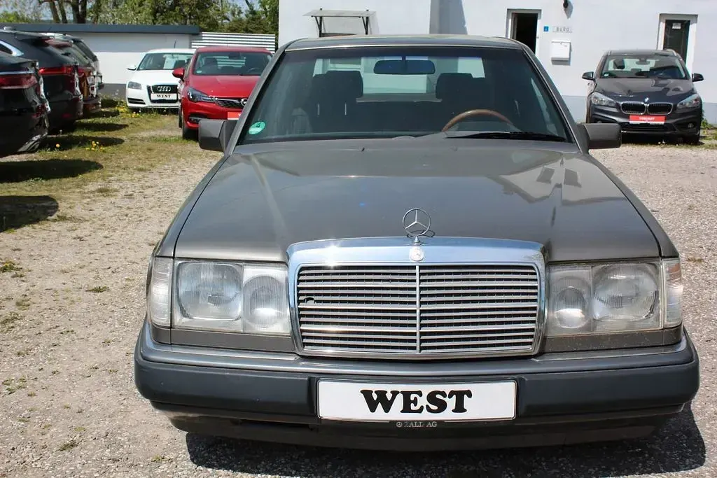 Usata Mercedes E230 1989 Grigio Berlina