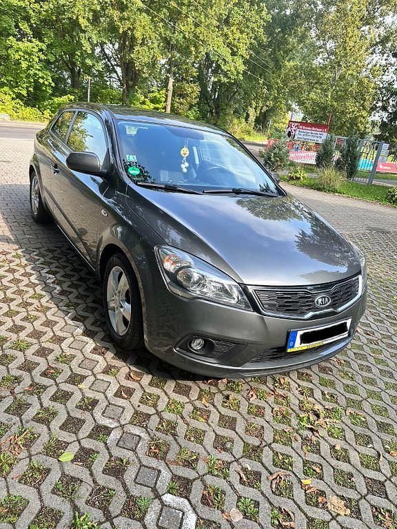 Second-hand Kia ProCeed Edition 7 90 CP (66 kW) 2012 Gri Hatchback