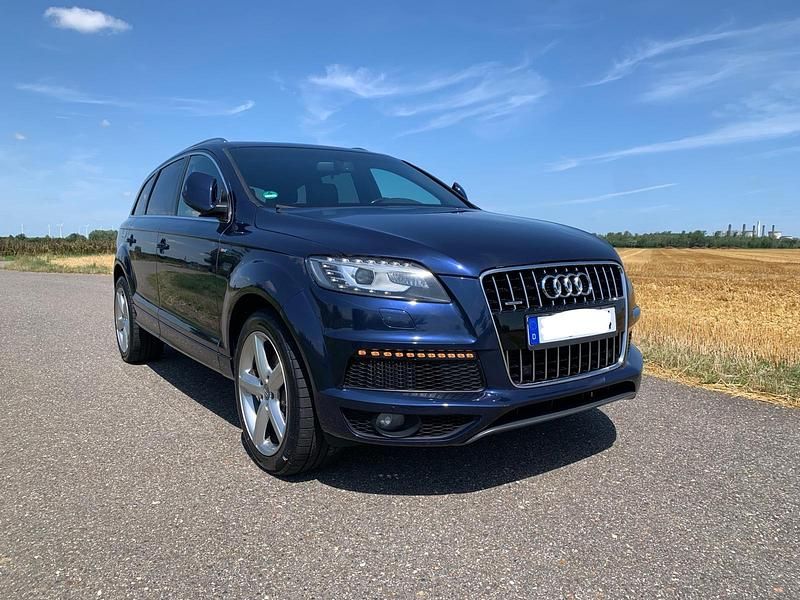 Blau Gebraucht 2010 Audi Q7 Advanced SUV | 12.900 € (Etwas zu teuer) - Bild 1/4