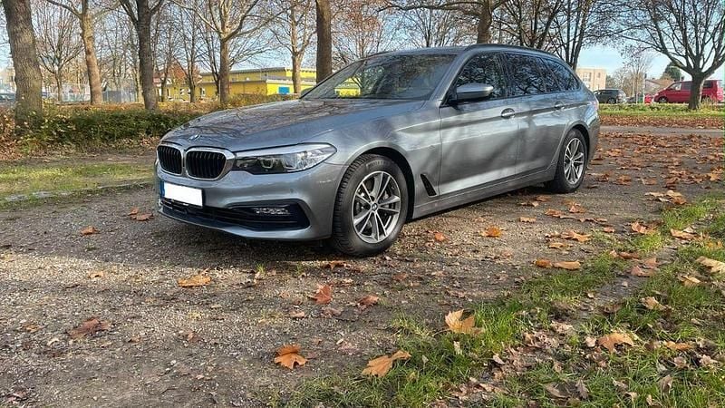 Blau Gebraucht 2017 BMW 530 Sport Line Kombi | 21.600 € (Guter Preis) - Bild 1/4