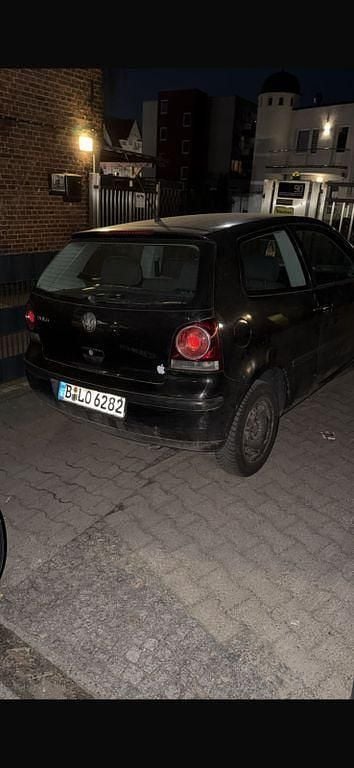Gebraucht VW Polo Basis 75 PS (55 kW) 2003 Schwarz Limousine