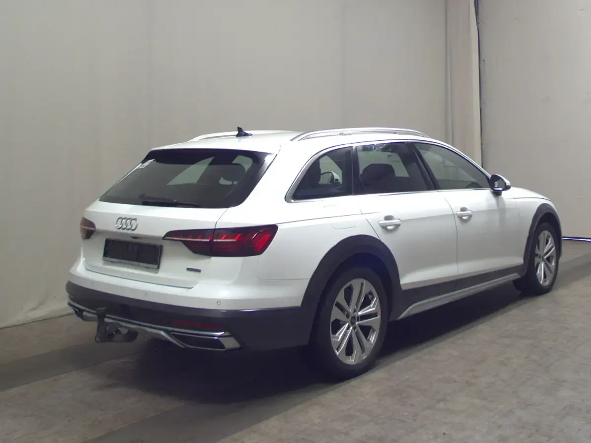 Gebraucht Audi A4 Allroad Ambiente 204 PS (150 kW) 2022 Weiss Kombi
