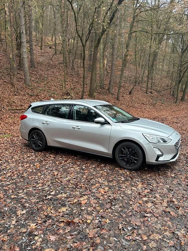 Gebraucht Ford Focus 125 PS (91 kW) 2019 Silber Kombi