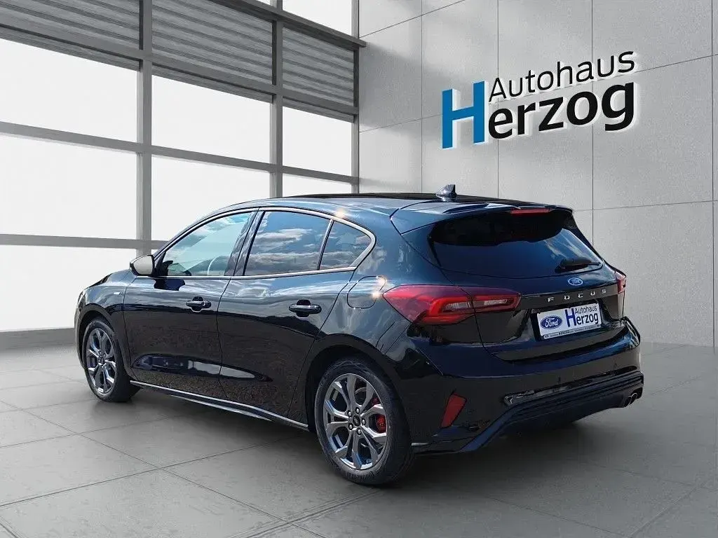 Neu Ford Focus ST-Line 125 PS (91 kW) 2025 Agate black metallic Limousine