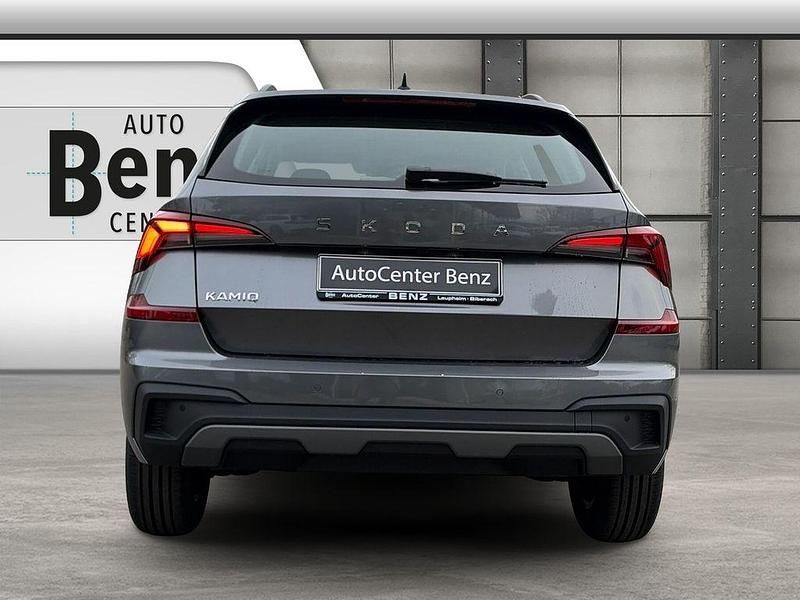 Neu Skoda Kamiq Selection 150 PS (110 kW) 2025 Grau SUV