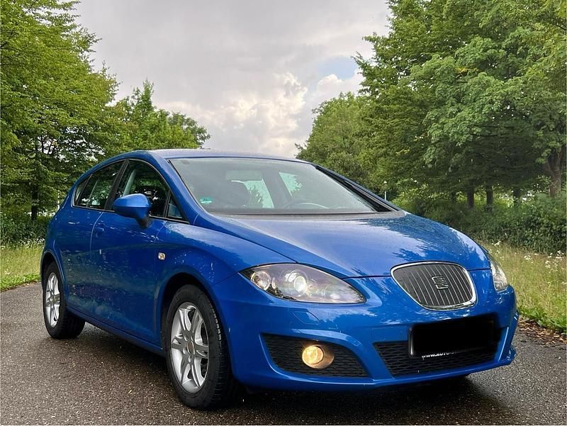 Blau Gebraucht 2011 Seat Leon Kleinwagen | 6.300 € - Bild 1/4