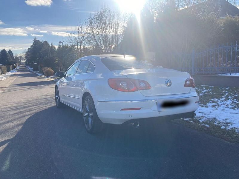 Gebraucht VW Passat 299 PS (219 kW) 2009 Weiß Coupé