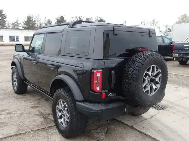 Używany Ford Bronco 335 KM (246 kW) 2025 Czarny SUV