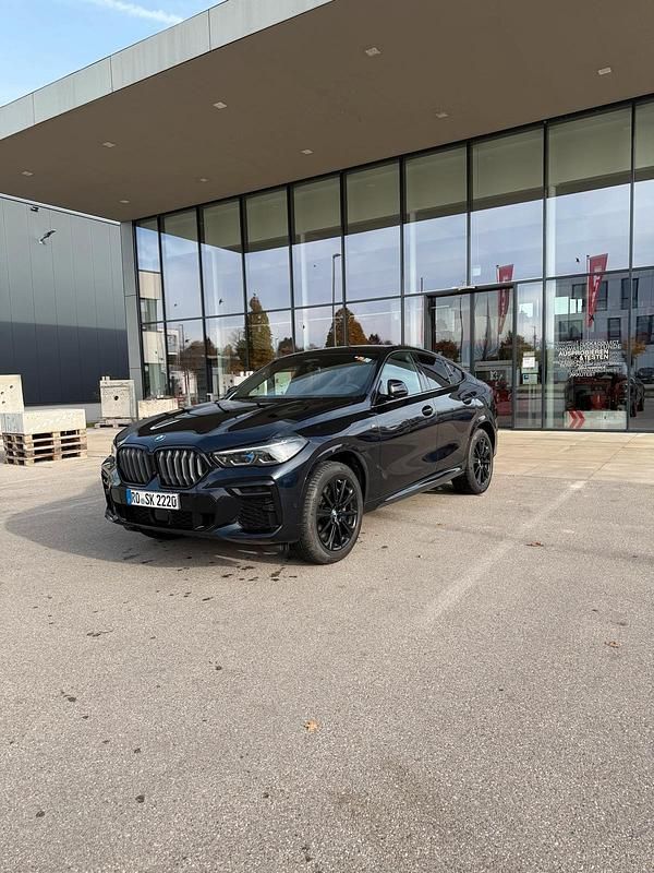 Schwarz Gebraucht 2022 BMW X6 Sport Line SUV | 74.990 € (Etwas zu teuer) - Bild 1/4
