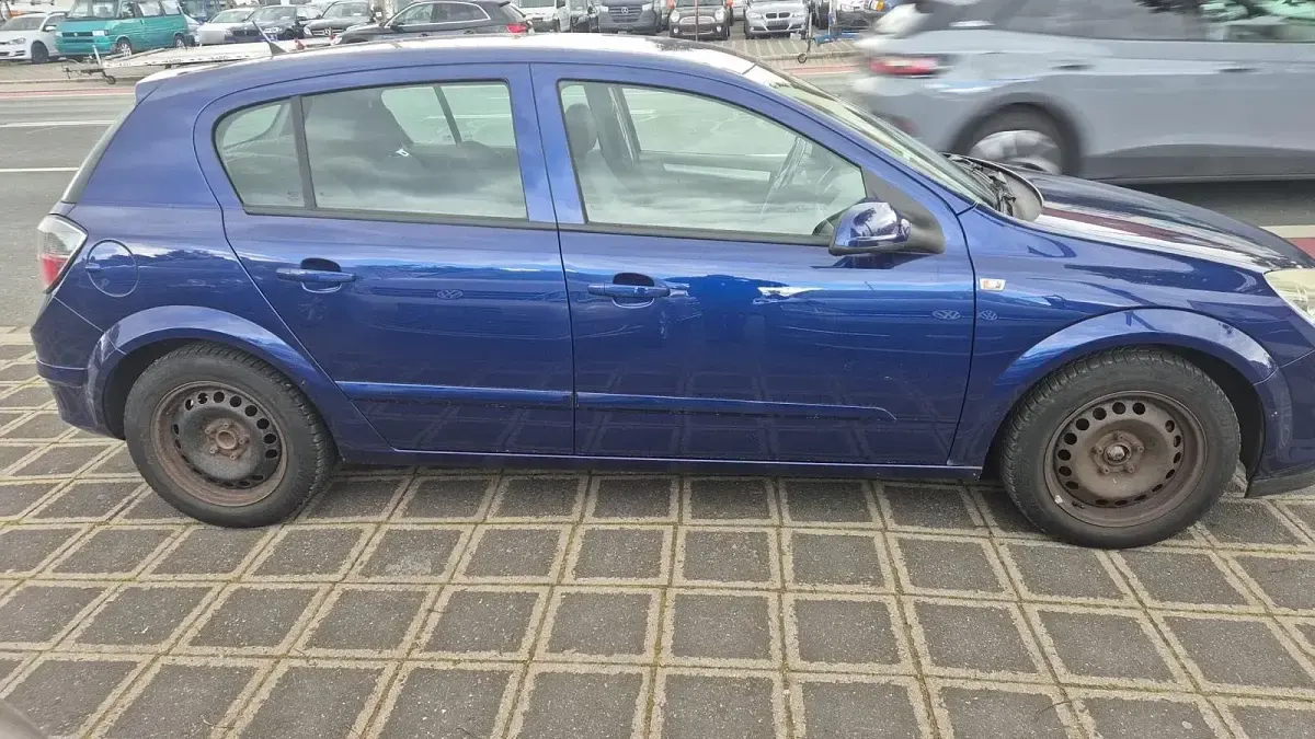 Usata Opel Astra 115 CV (84 kW) 2007 Blu Utilitaria