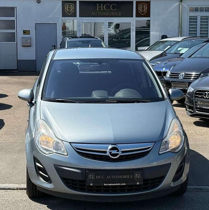 Silbersee/perl silber (m2) Gebraucht 2012 Opel Corsa Edition Kleinwagen | 2.992 € (Guter Preis) - Bild 1/4