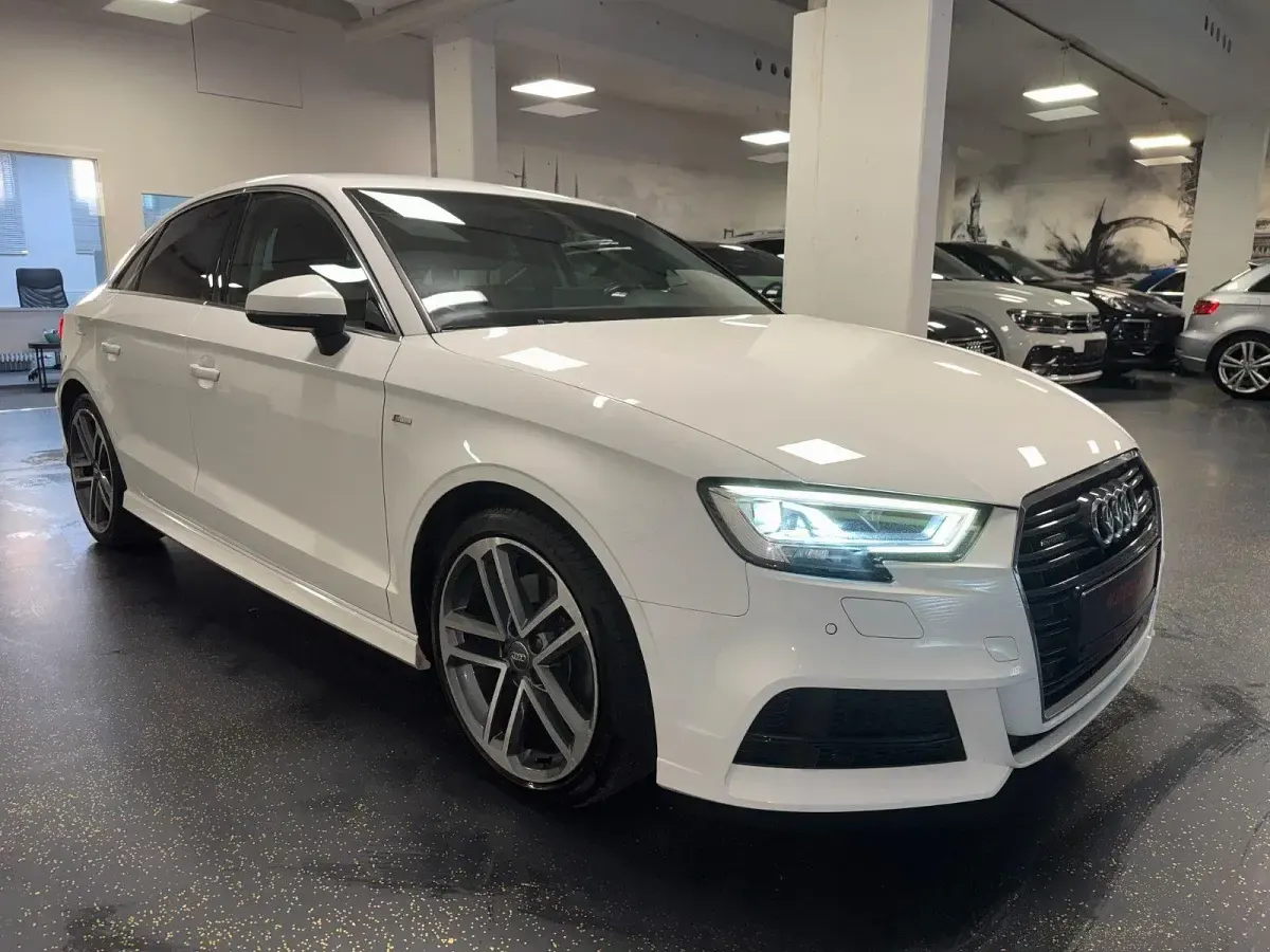 Gebraucht Audi A3 S-Line 190 PS (139 kW) 2018 Weiß Limousine