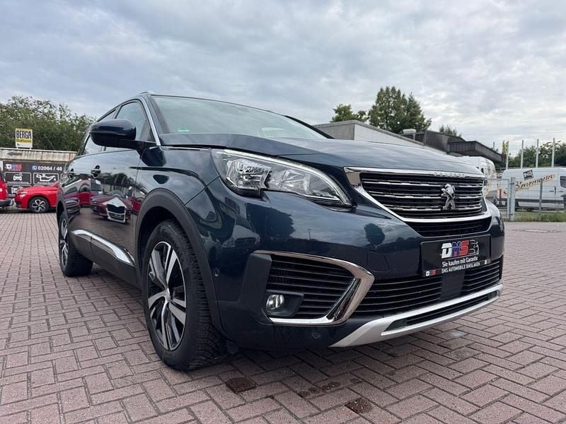 Blau Gebraucht 2018 Peugeot 5008 Allure Van / Kleinbus | 15.990 € (Guter Preis) - Bild 1/4