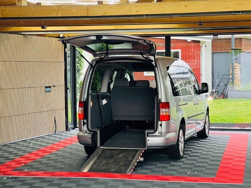 Gebraucht VW Caddy 105 PS (77 kW) 2009 Silber Van / Kleinbus