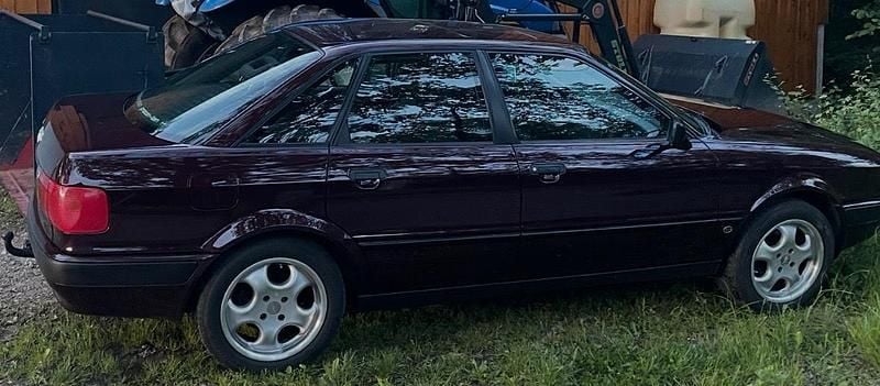 Second-hand Audi 80 90 CP (66 kW) 1993 Roșu Berlinǎ
